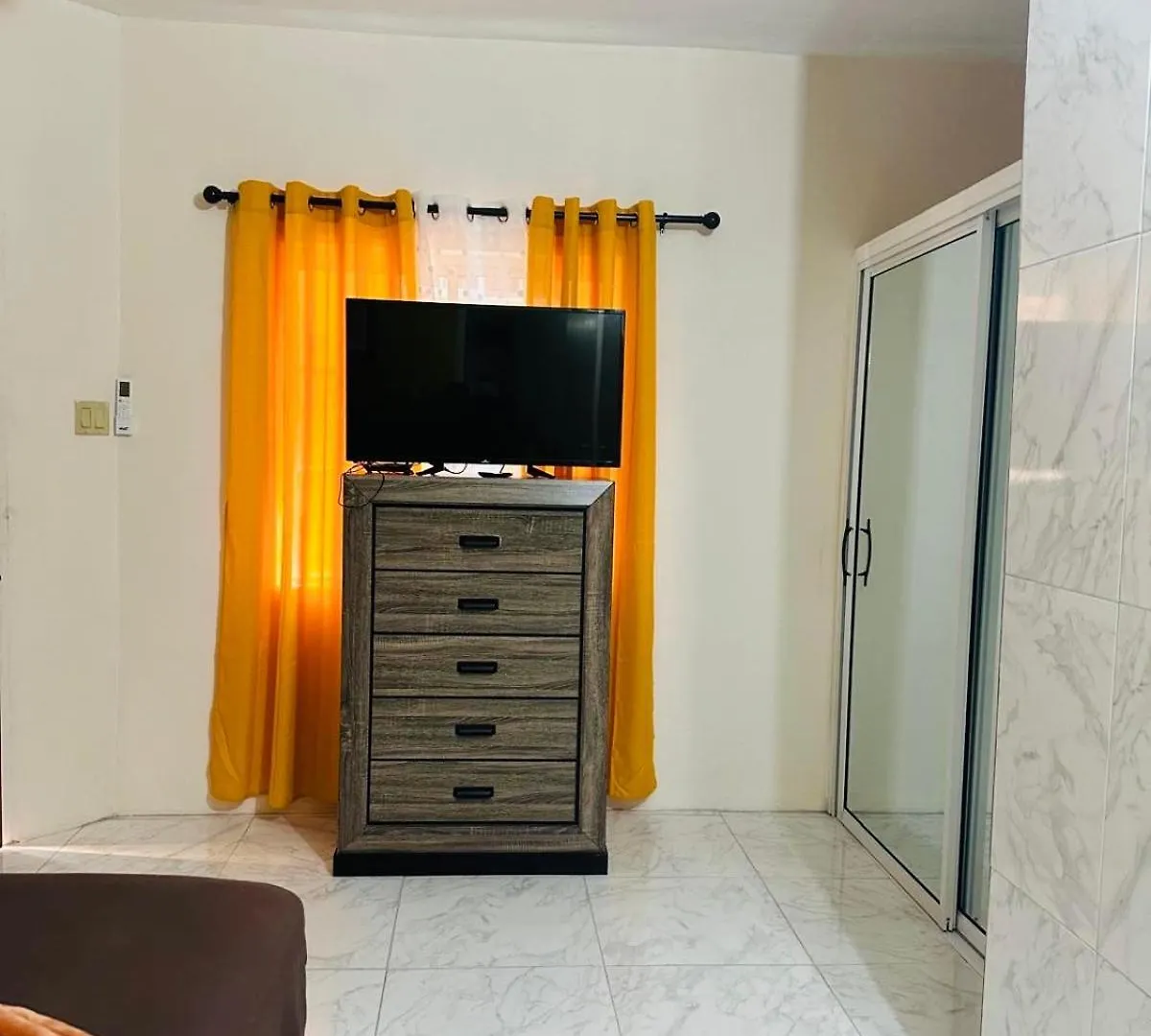Hibiscus View Apartment Rental Runaway Bay